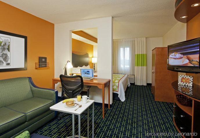 Fairfield Inn & Suites Lansing West Delta Center Township Kamer foto