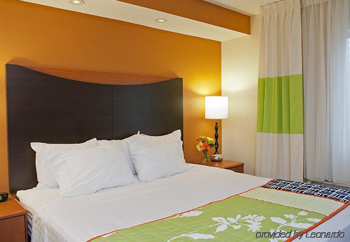 Fairfield Inn & Suites Lansing West Delta Center Township Kamer foto